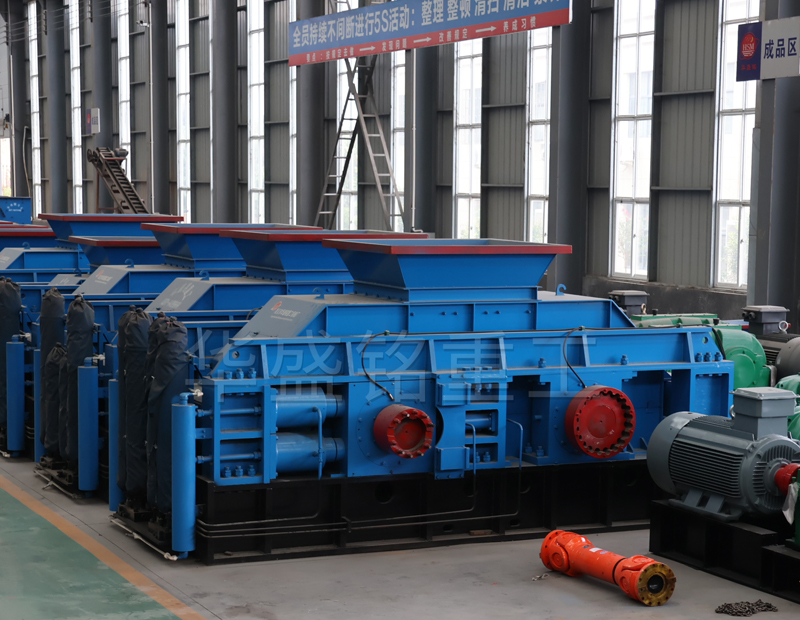 玄武巖對輥制砂機多少錢？與傳統破碎機區別？